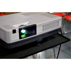 UNICK UC40 LED Projector